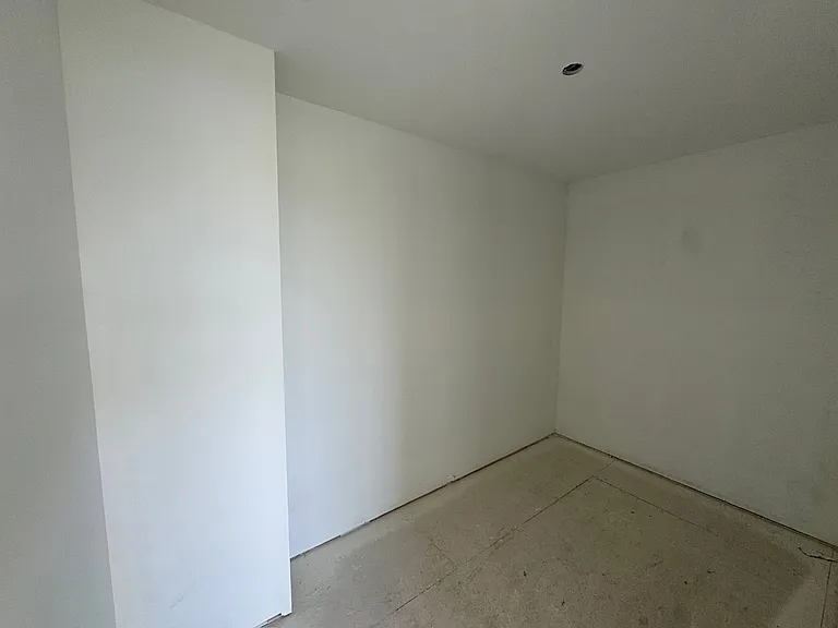 Unit Photo
