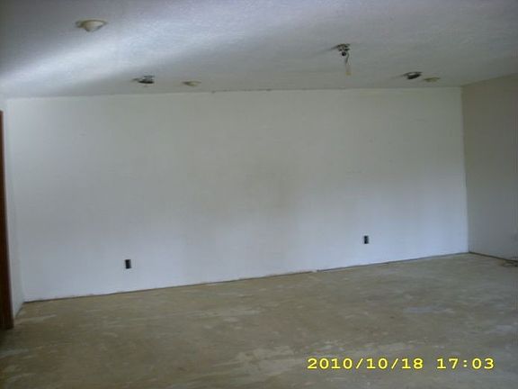 3rd image of 3051 N County Road 1000 E