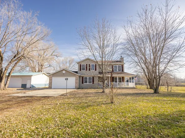 19 Winter Dr, Caseyville, IL 62232