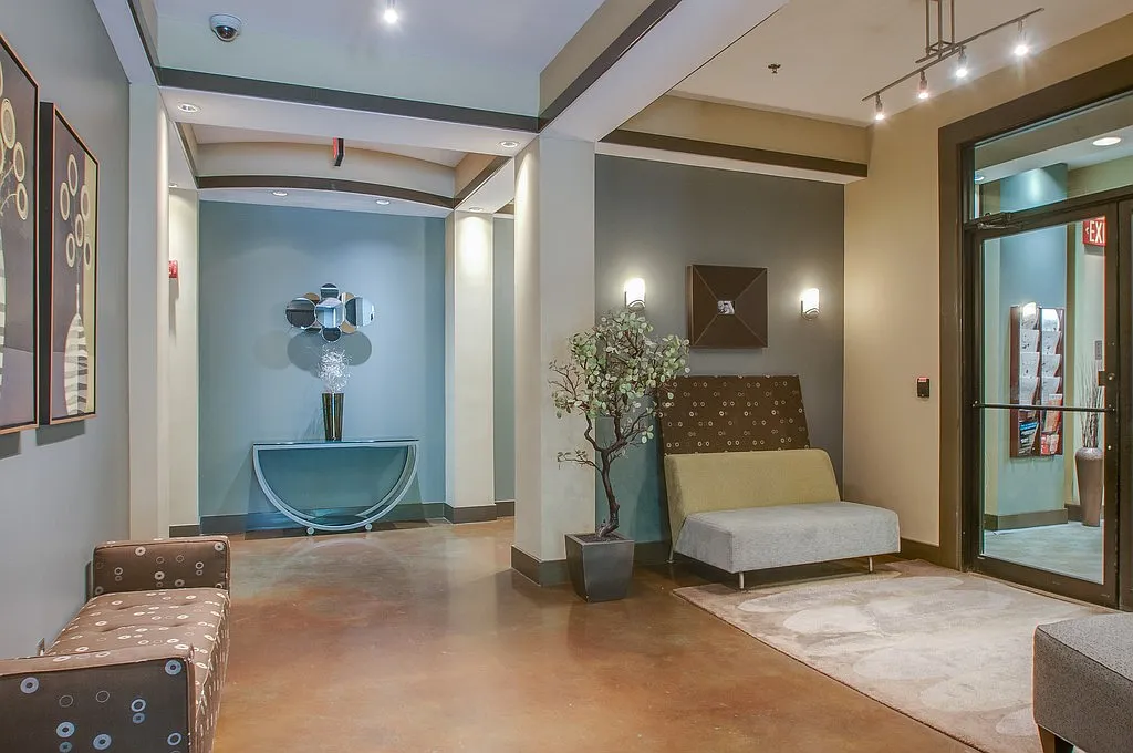 2 bed, 2.0 bath, 1034 sqft, $2,300 — Photo 2