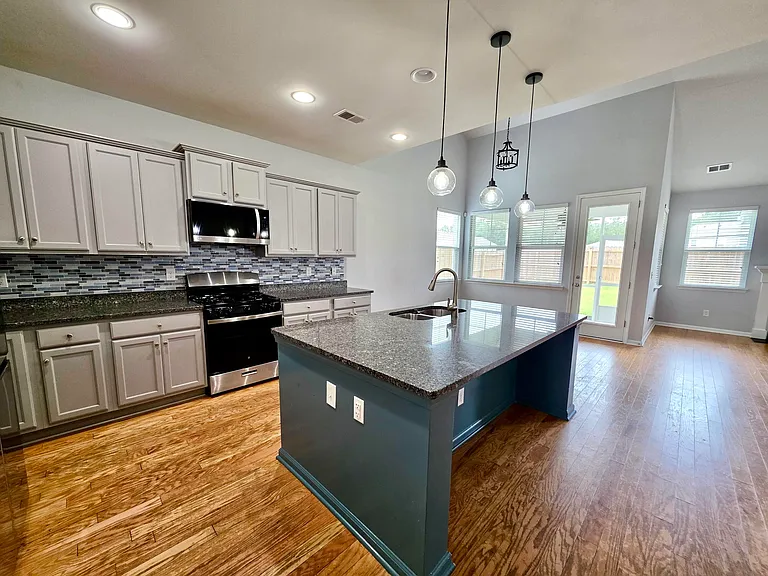 110 Nolin Rd — Photo 7