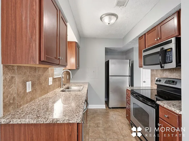 Mill Pointe — Photo 32