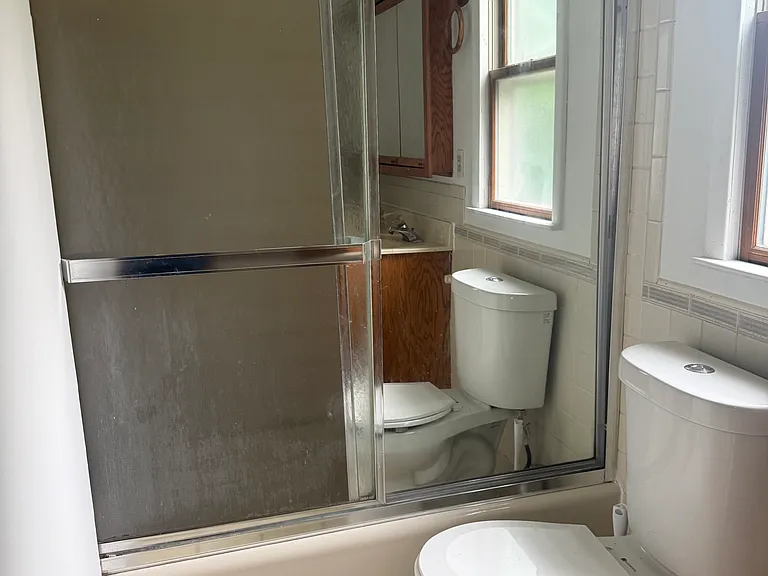 4 Linden Ave — Photo 17