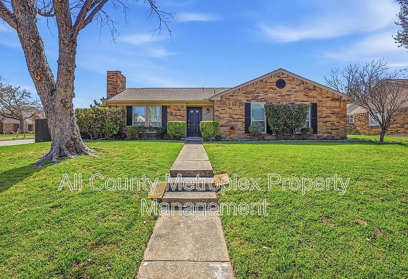 1st image of 935 Mapleleaf Ln