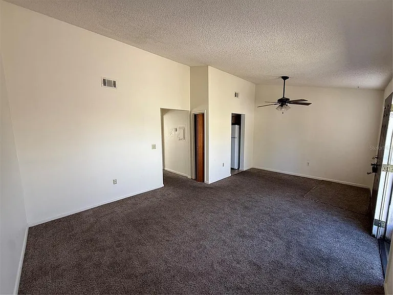3032 SE 5th Ter #D — Photo 3