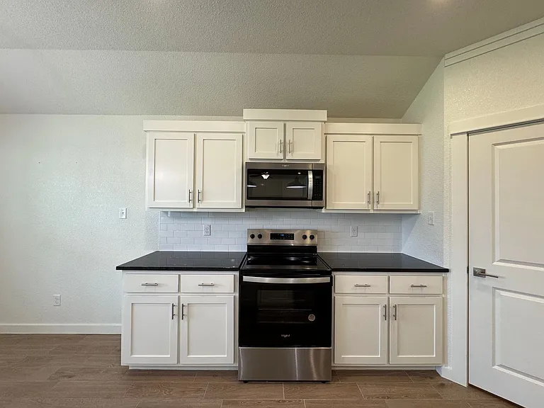 1410 Cedar River Ln — Photo 9
