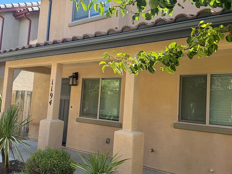 1194 Velarde Cir — Photo 4