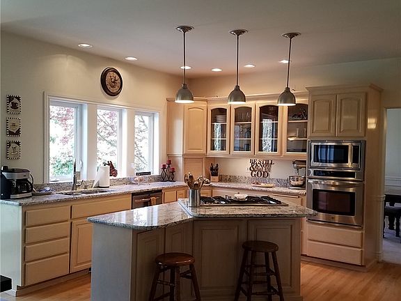 5th image of 10240 SE 304th Pl