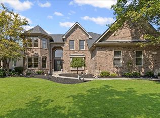 4 Persimmon Ln, South Elgin, IL 60177