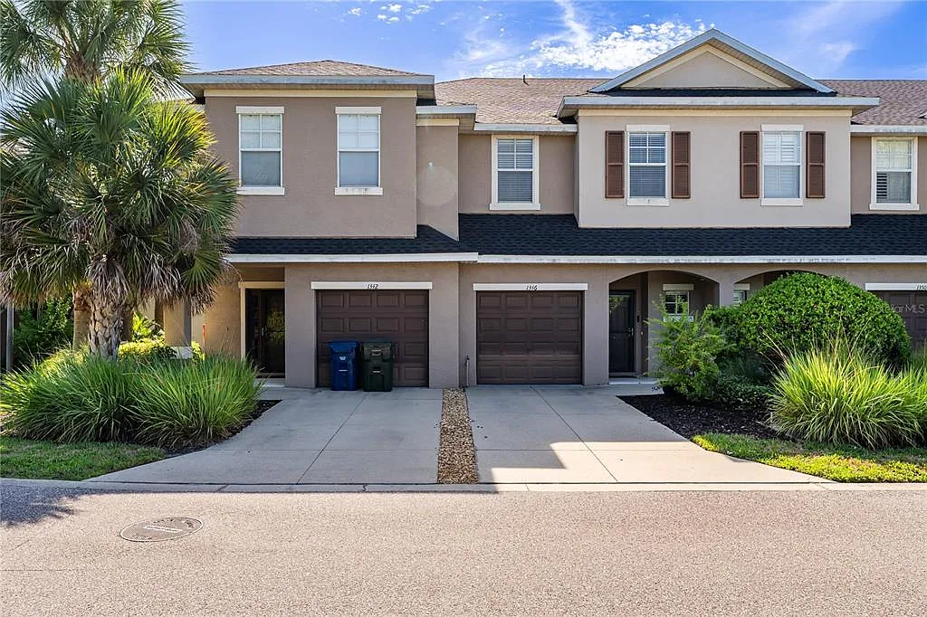 3 bed, 2.5 bath, 1575 sqft, $2,200 — Photo 1