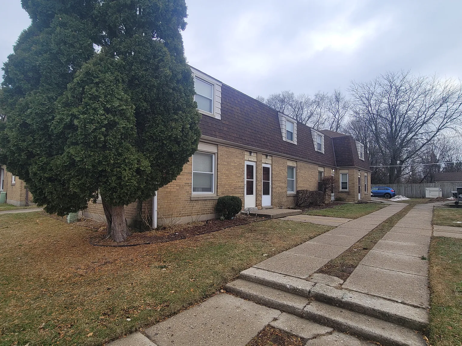 3 bed, 1000 sqft, $1,450 — Photo 1