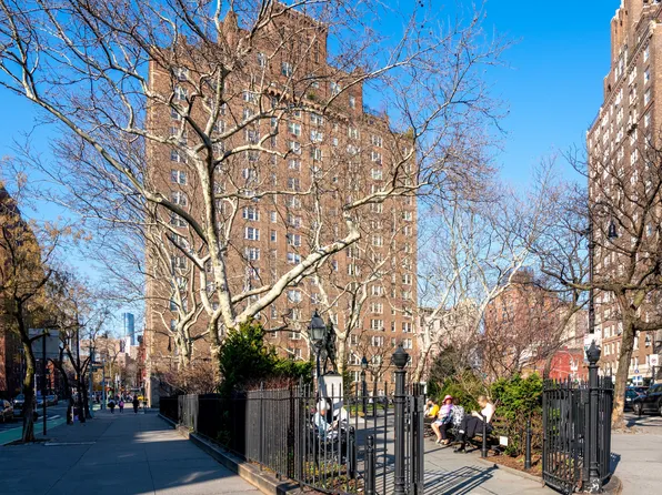 299 West 12th Street image 7 of 7