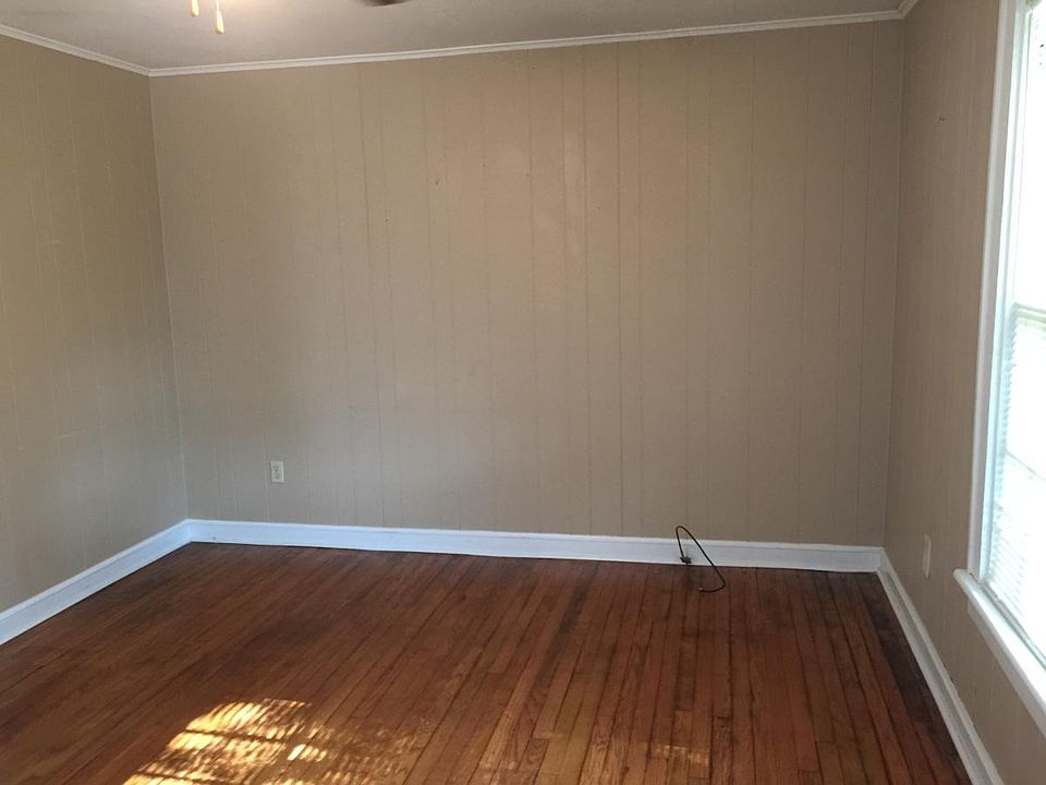 Bedroom, cable ready