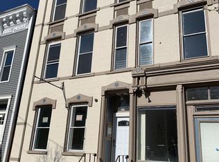 571 1st St, Troy, NY 12180