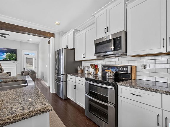 4th image of 1179 Emerald Ridge Dr