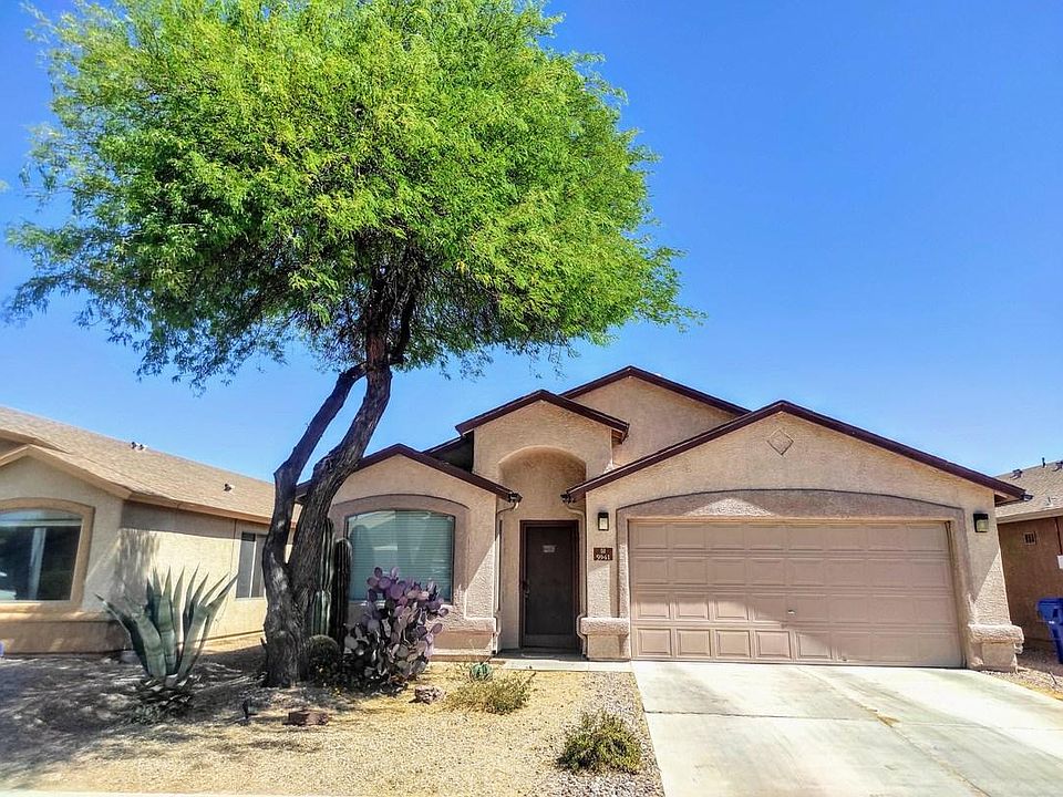 1st image of 5941 E Chaucers Dr
