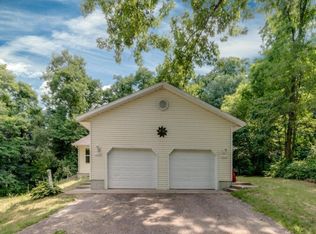 10152 N 22nd St, Plainwell, MI