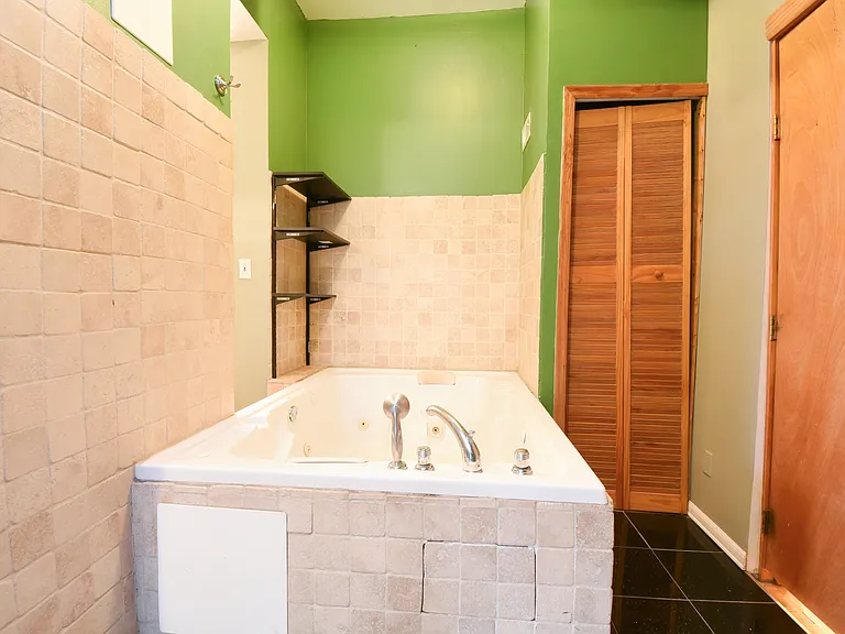 3332 W Le Moyne St — Photo 22