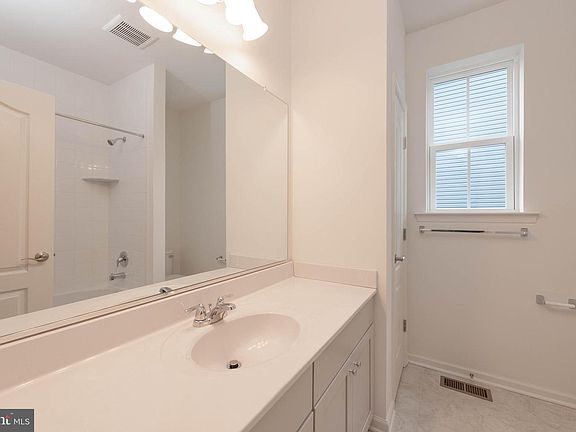 4th image of 30065 Seashore Park Dr