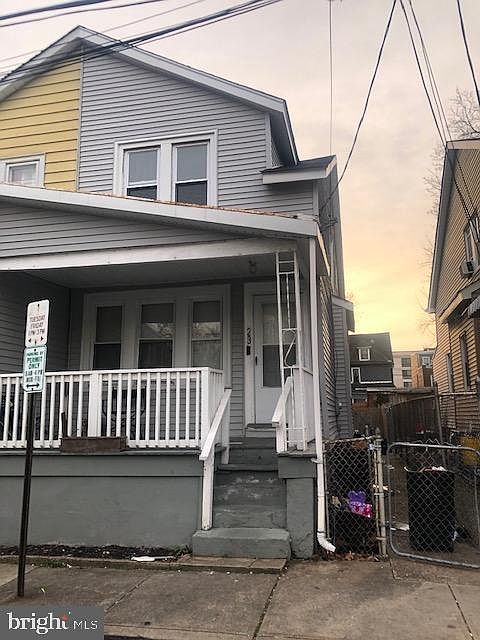 2nd image of 23 Hanford Pl