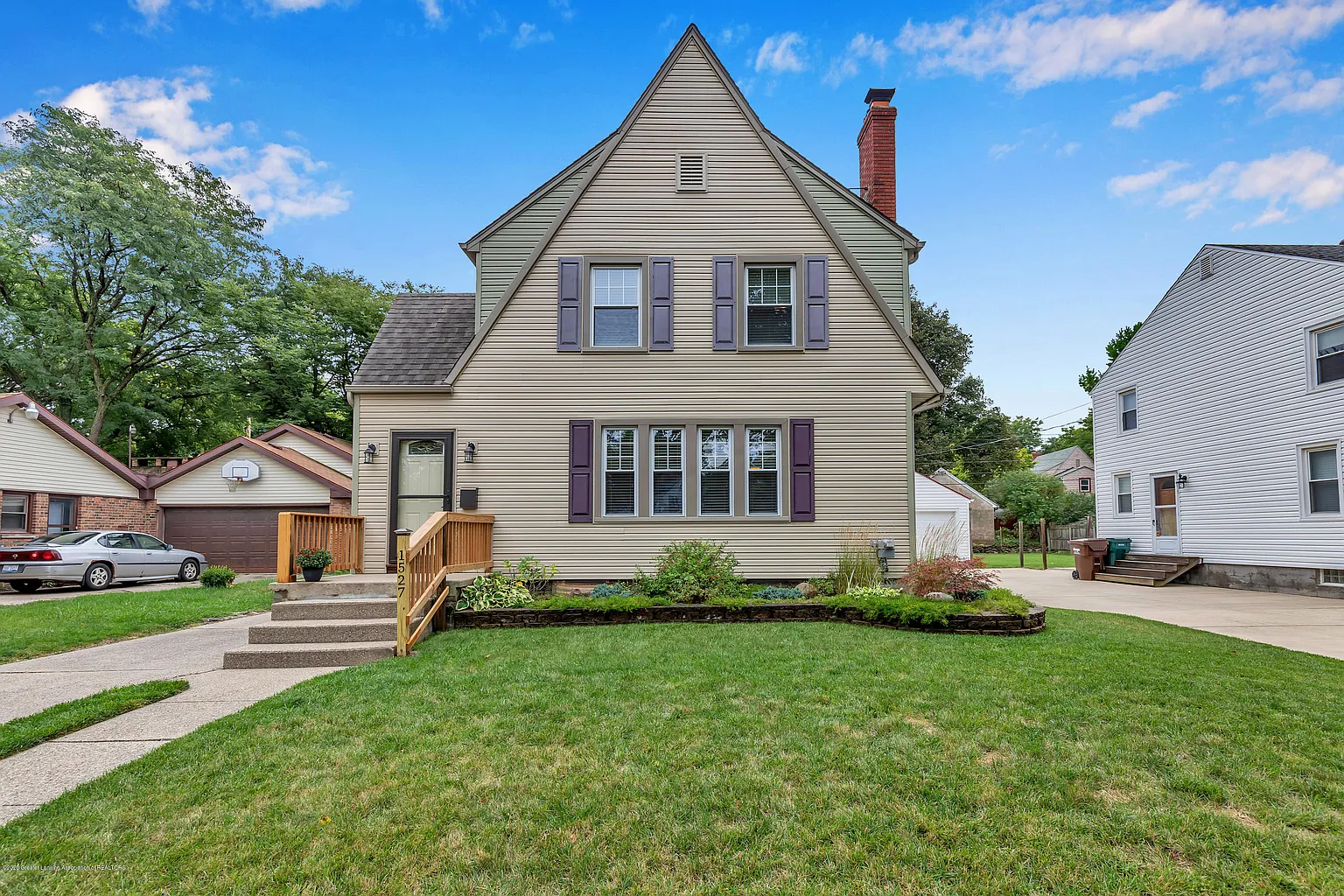 1527 W Ottawa St photo 1