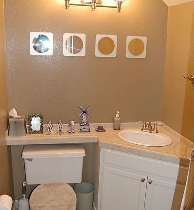 1/2 Bath