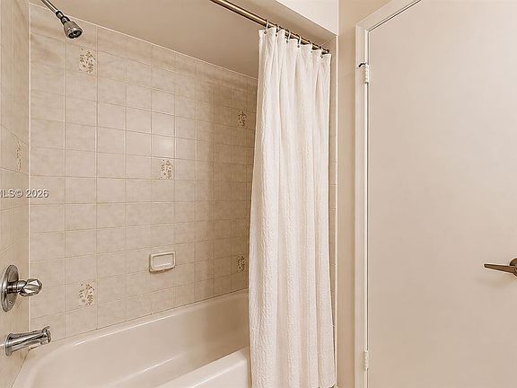 4th image of 11830 SW 80th St APT 427