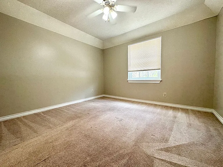 Parkview Apartments — Photo 43