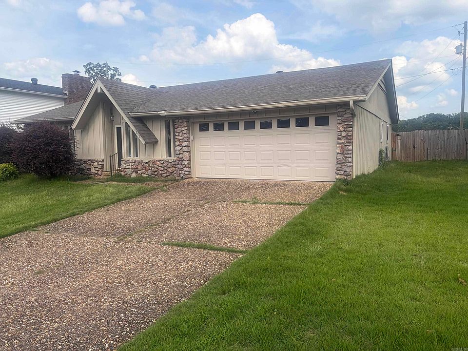 1st image of 1115 Briar Creek Rd