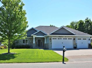 1173 Ava Ct, Neenah, WI 54956