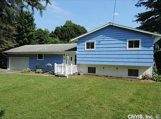 209 Stonecrest Dr, Syracuse, NY 13214