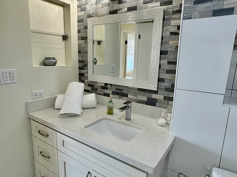 2410 Cleghorn St #901 — Photo 6