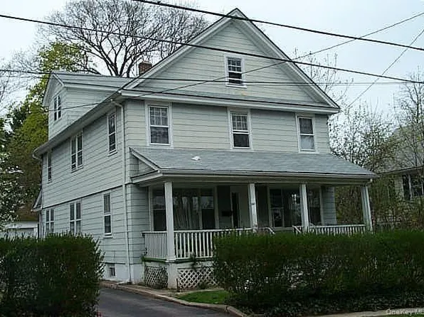 267 Schenck Right Side Ave, Great Neck, NY 11021