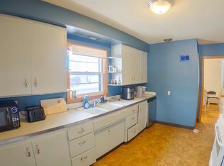 1933 Montgomery Dr, Manhattan, KS 66502