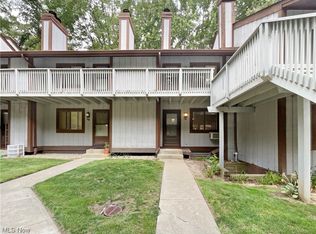 515 Meredith Ln APT 2E, Cuyahoga Falls, OH 44223