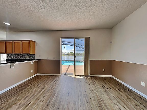 4th image of 728 Hardwood Cir