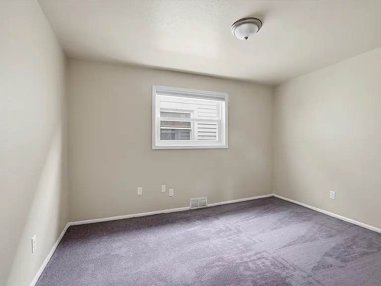 101 W Meinecke Ave #105 — Photo 10