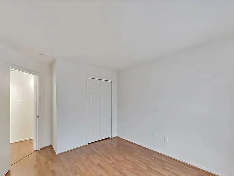 1421 Columbia Rd NW #304 — Photo 9