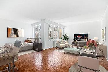 150 East 61st Street, #8B