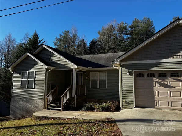 103 Redden Rd, Hendersonville, NC 28739