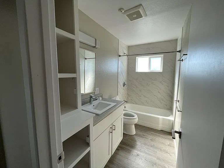 2x1 Bathroom