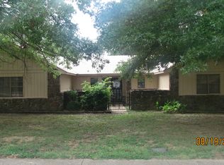 5681 Ridgetop Dr, Horn Lake, MS 38637