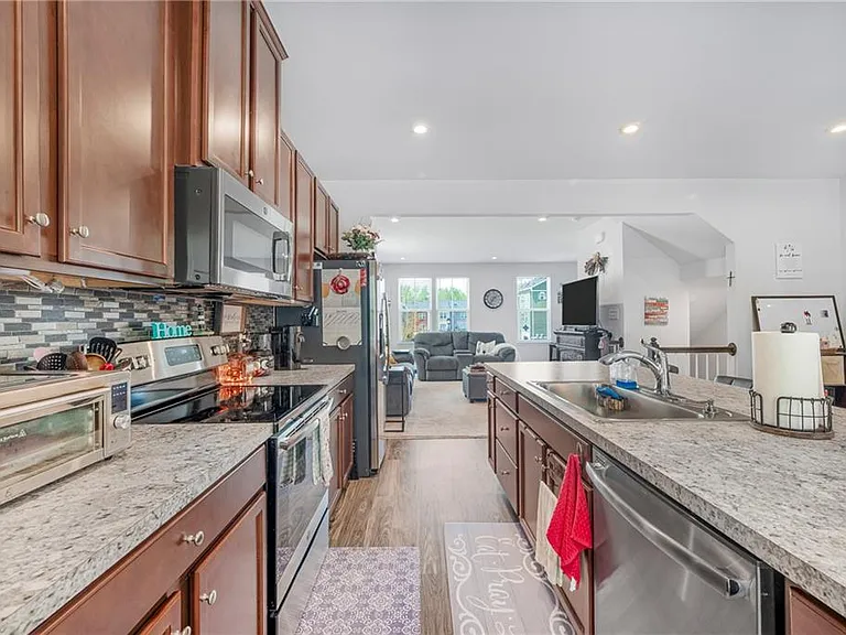 7537 Luminary Dr — Photo 8
