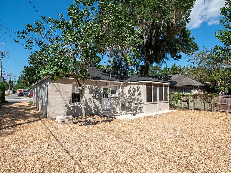 919 SW 6th Ave — Photo 25