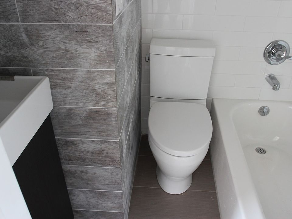 1st image of 315 Melrose St APT 2L