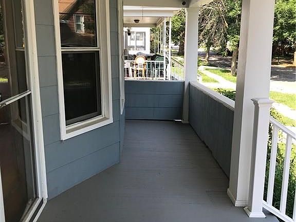 3rd image of 4005 Woburn Ave