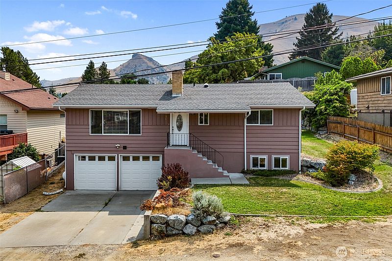 3rd image of 2315 Lester Road