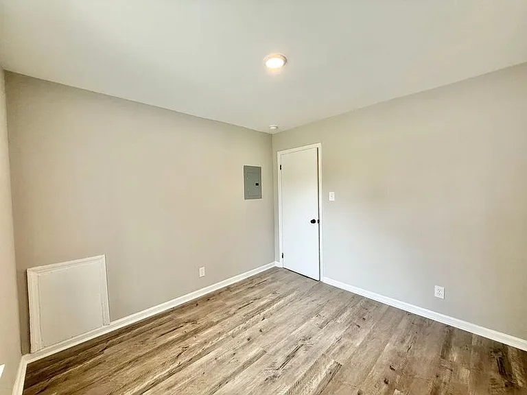 615B Burlington Ave #B — Photo 12