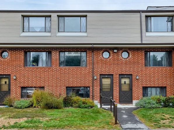 393 Farrwood Dr Unit 393, Haverhill, MA 01835