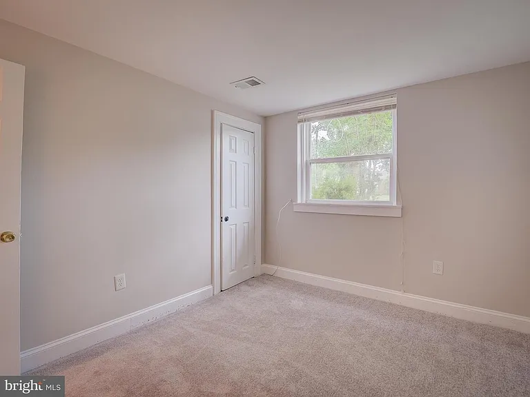 10108 Lomond Dr #1A — Photo 6